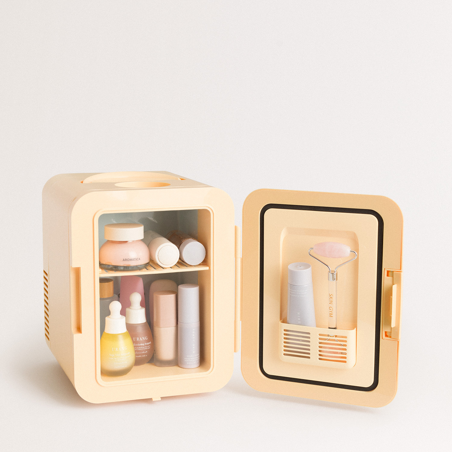 La mini nevera para cosméticos de Create IKOHS es la mejor compra de  belleza del mes